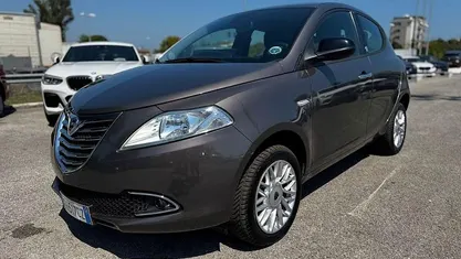 Gray Usata 2014 Lancia Ypsilon Gold Due volumi | 5500 € (Buon prezzo)
