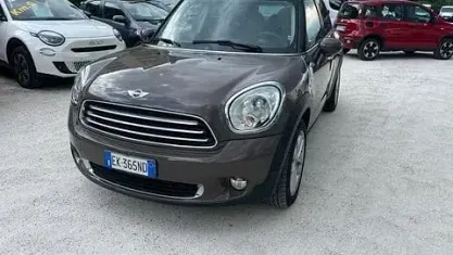 Usata Mini Cooper D Countryman 111 CV (81 kW) 2012 Marrone SUV