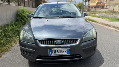Usata Ford Focus 109 CV (80 kW) 2005 Grigio Berlina