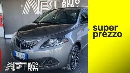 Usata Lancia Ypsilon S 69 CV (50 kW) 2024 Grigio Utilitaria