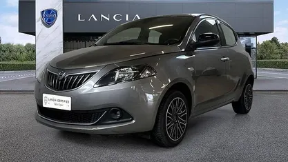 Usata Lancia Ypsilon Gold 70 CV (51 kW) 2023 Grigio Utilitaria