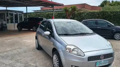 Usata Fiat Grande Punto 77 CV (56 kW) 2009 Grigio Utilitaria