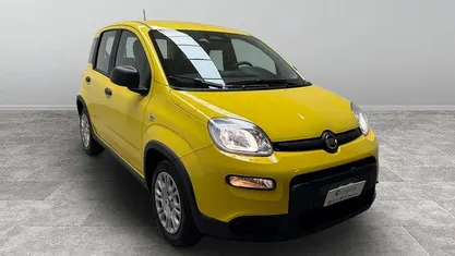 Giallo Usata 2024 Fiat Panda S Due volumi | 12.690 € (Buon prezzo)