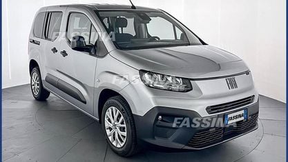 Neu Fiat Doblò 131 PS (96 kW) 2025 Grau Van / Kleinbus