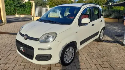 Usata Fiat Panda Lounge 69 CV (50 kW) 2013 Bianco Utilitaria