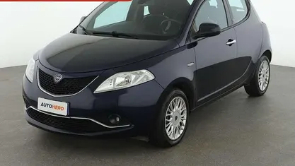 Blu Usata 2017 Lancia Ypsilon Gold Due volumi | 8599 € (Buon prezzo)
