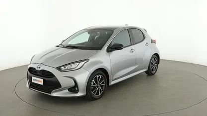 Usata Toyota Yaris Hybrid Lounge 116 CV (85 kW) 2022 Grigio