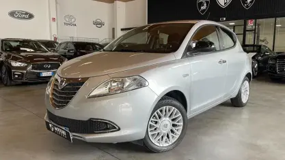Usata Lancia Ypsilon Gold 84 CV (61 kW) 2014 Utilitaria