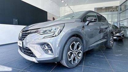 Usata Renault Captur Techno 145 CV (106 kW) 2022 Grigio cassiopea + tetto nero etoilé SUV