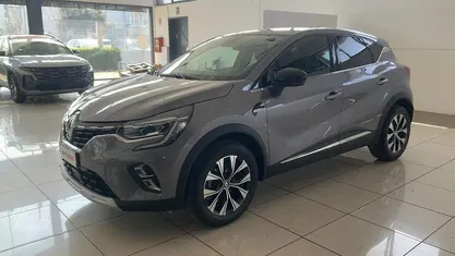 Usata Renault Captur Techno 91 CV (66 kW) 2023 Grigio SUV