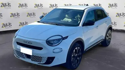 Usata Fiat 600 La Prima 110 CV (80 kW) 2025 Bianco SUV