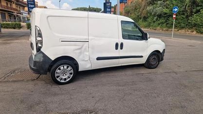 Usata Fiat Doblò 90 CV (66 kW) 2011 Bianco Monovolume