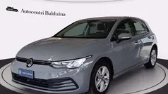 Grigio Usata 2022 VW Golf VIII Life Tre volumi | 21.300 € (Buon prezzo)