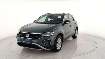 Usata VW T-Roc Life 150 CV (110 kW) 2025 Grigio metallizzato SUV
