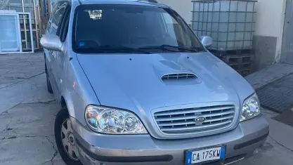 Usata Kia Carnival Comfort 145 CV (106 kW) 2003 Grigio Monovolume