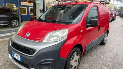 Rosso Usata 2016 Fiat Fiorino Monovolume | 5900 € (Buon prezzo)