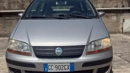 Usata Fiat Idea Emotion 69 CV (50 kW) 2005 Grigio Monovolume
