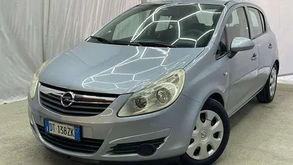 Usata 2009 Opel Corsa Enjoy Tre volumi | 3550 € (Buon prezzo)