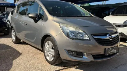 Usata Opel Meriva 120 CV (88 kW) 2015 Monovolume