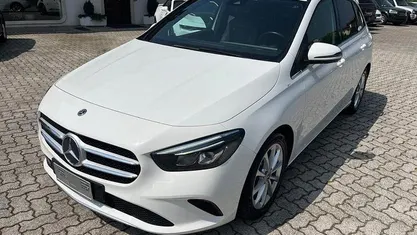 Usata Mercedes B180 Premium 116 CV (85 kW) 2019 Bianco Monovolume