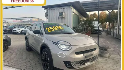 Nuova Fiat 600 La Prima 110 CV (80 kW) 2025 Beige SUV