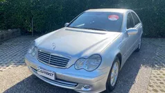 Giallo Usata 2004 Mercedes C220 Classic Tre volumi | 3990 € (Buon prezzo)