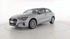Argento fioretto metallizzato Usata 2024 Audi A3 Sportback Advanced Due volumi | 29.900 € (Buon prezzo)