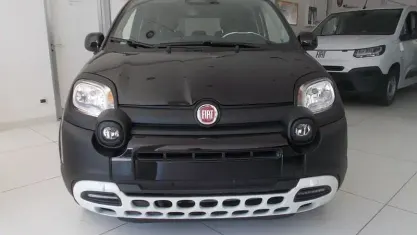 Nuova Fiat Panda Cross Cross 65 CV (47 kW) 2025 Nero Utilitaria