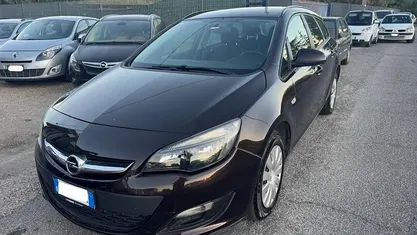 Usata Opel Astra 110 CV (80 kW) 2014 Rosso Station wagon