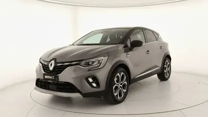 Begagnad Renault Captur Intens 101 HK (74 kW) 2023 Grå SUV