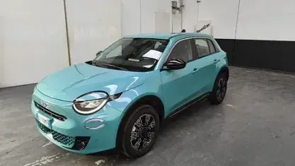 Gebraucht Fiat 600 145 PS (106 kW) 2025 Blau SUV
