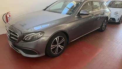 Usata Mercedes E200 Premium Plus 160 CV (117 kW) 2019 Grigio Station wagon