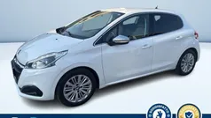 Bianco metallizzato Usata 2019 Peugeot 208 Allure Due volumi | 13.400 € (Buon prezzo)