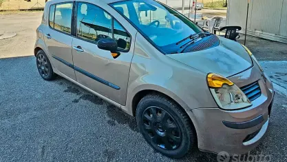 Usata Renault Modus 88 CV (64 kW) 2012 Giallo Monovolume