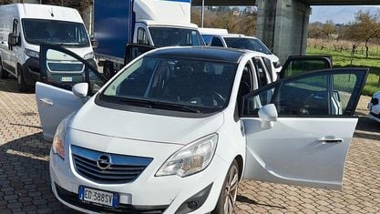 Usata Opel Meriva Cosmo 130 CV (95 kW) 2010 Bianco Monovolume
