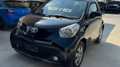 Usata Toyota iQ 69 CV (50 kW) 2010 Nero Utilitaria