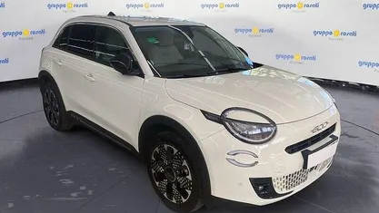 Bianco Usata 2024 Fiat 600 La Prima SUV | 21.400 € (Ottimo prezzo)
