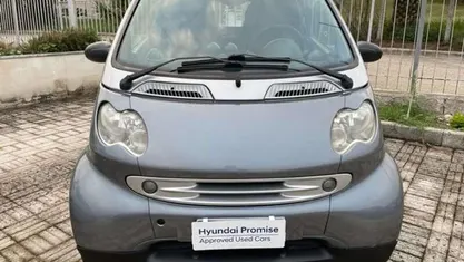 Blu/azzurro Usata 2004 Smart ForTwo Cabrio Passion Cabrio | 4600 €