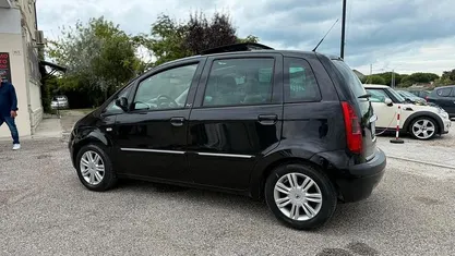 Usata Lancia Musa 77 CV (56 kW) 2011 Monovolume