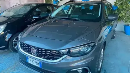 Usata Fiat Tipo Lounge 120 CV (88 kW) 2018 Grigio Station wagon
