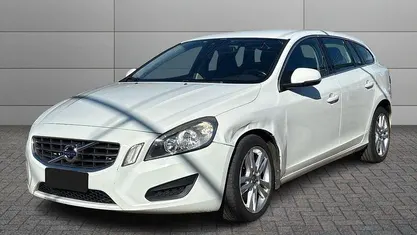Usata Volvo V60 Momentum 136 CV (100 kW) 2013 Station wagon