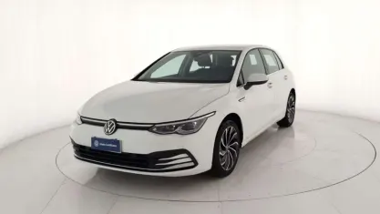 Usata VW Golf VIII Style 131 CV (96 kW) 2021 Bianco pastello Berlina
