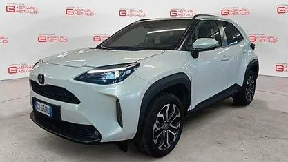 Usata Toyota Yaris Cross Trend 116 CV (85 kW) 2025 Bianco SUV