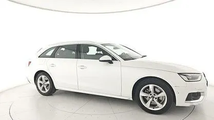 Begagnad Audi A4 Advanced 136 HK (100 kW) 2023 Vit Kombi