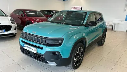 Usata Jeep Avenger Summit 101 CV (74 kW) 2024 Blu SUV