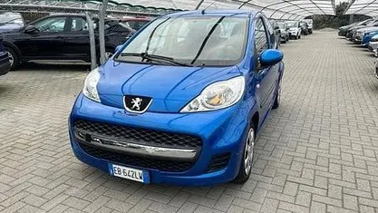 Usata Peugeot 107 Active 68 CV (50 kW) 2010 Other Utilitaria