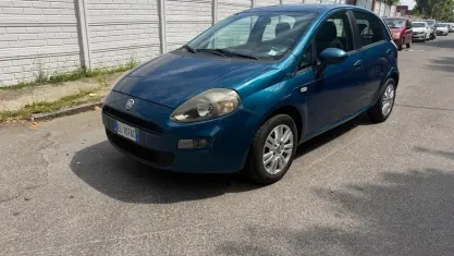 Usata Fiat Grande Punto 69 CV (50 kW) 2012 Bluazzurro Utilitaria