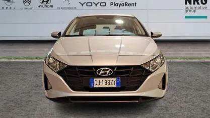 Argento Usata 2022 Hyundai i20 Due volumi | 14.200 € (Buon prezzo)