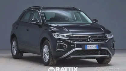 Usata VW T-Roc Life 150 CV (110 kW) 2025 Deep black SUV