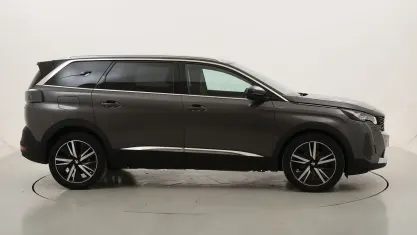 Usata Peugeot 5008 GT 131 CV (96 kW) 2022 Grigiogrigio SUV